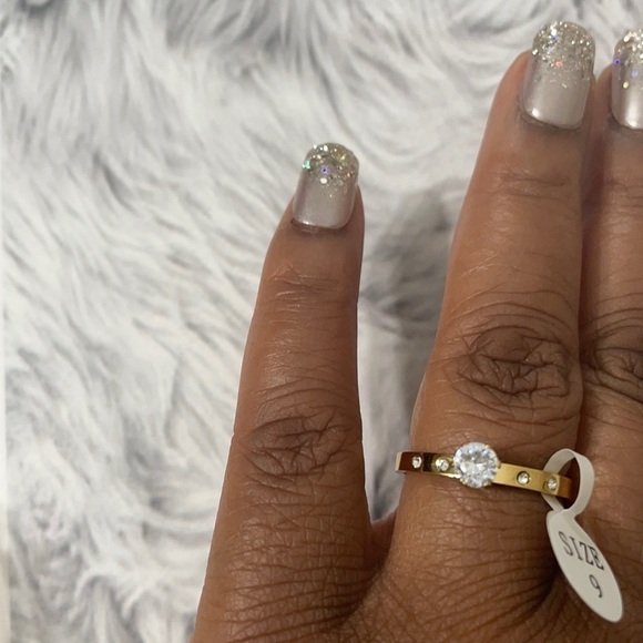 ✨💍Dainty Round Zirconia Rhinestone Engagement Ring 💍✨ - Picture 6 of 16